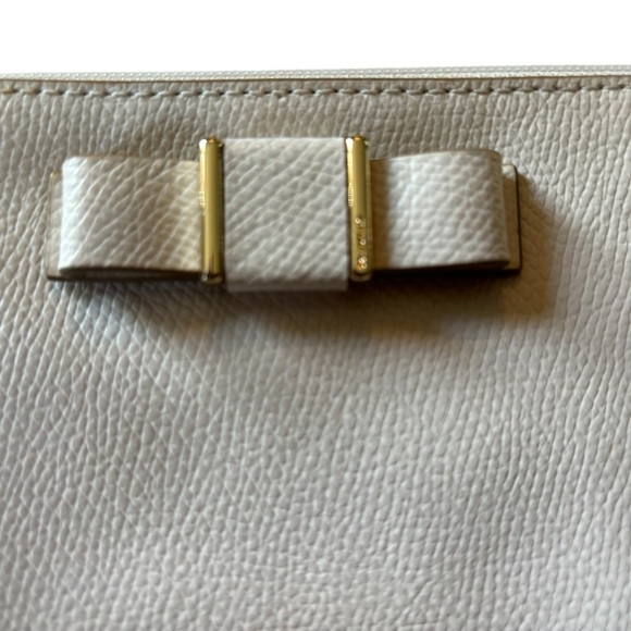 Coach Darcy Bow Cream Cross Grain Leather Small Wristlet Top Zipper - Picture 3 of 5